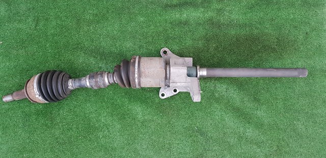 Привід правий 391004BD0B NISSAN