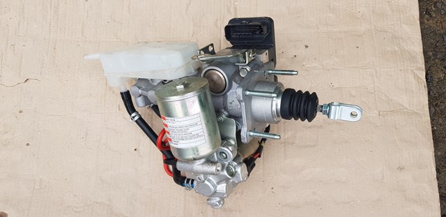 Насос АБС (ABS) головного гальмівного циліндру 4707048100 TOYOTA