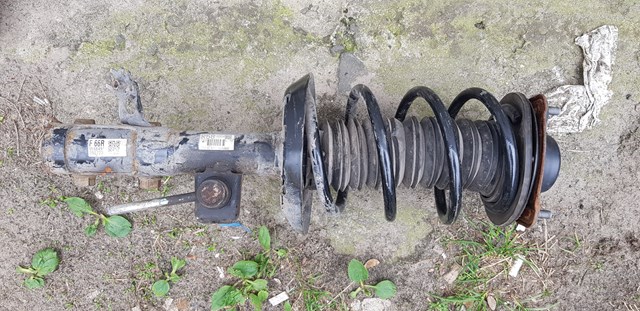 Стойка амортизатора передняя 4851080A66 TOYOTA