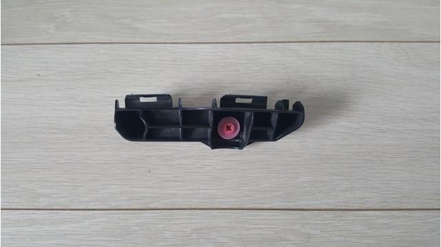 Лівий кронштейн кріплення бампера заднього 5256342040 TOYOTA