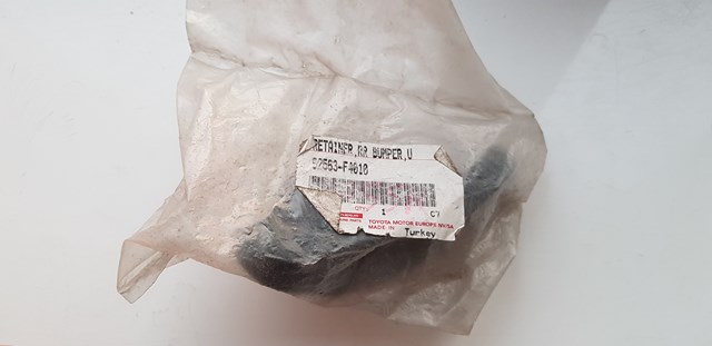Лівий кронштейн кріплення бампера заднього 52563F4010 TOYOTA