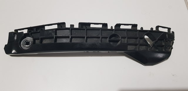 Кронштейн бампера заднього, правий 525750D271 TOYOTA
