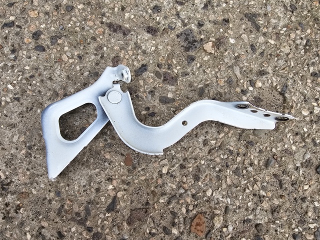 Петля капота, ліва 534200R080 TOYOTA