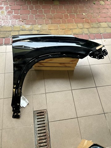 Переднє праве крило 538010E160 TOYOTA