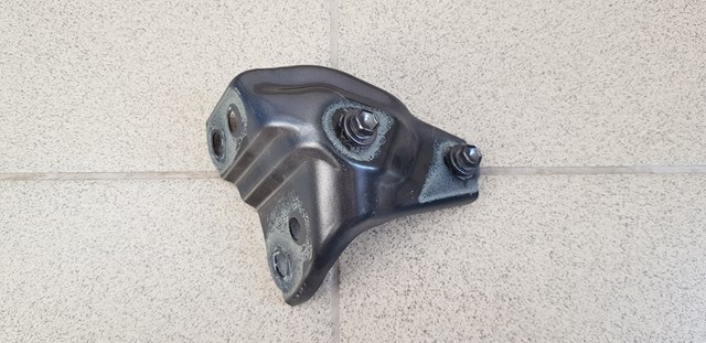 Кронштейн крила заднього 5383642030 TOYOTA