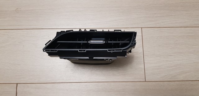 Решітка повітроводу права 556600E090 TOYOTA