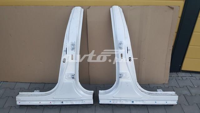 Поріг зовнішній правий 6131178010 TOYOTA