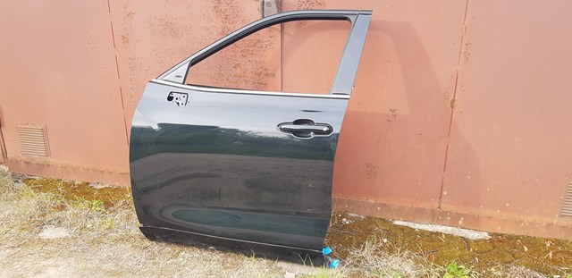 Водійські двері 670020E171 TOYOTA