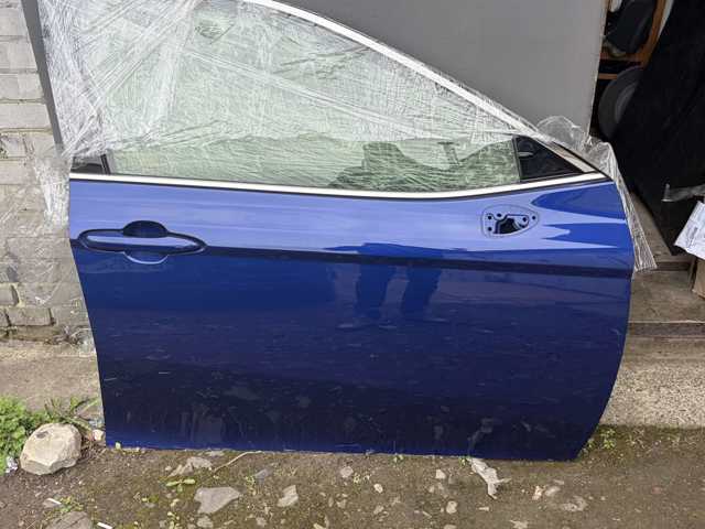 Скло передніх дверей, правою 6810133330 TOYOTA