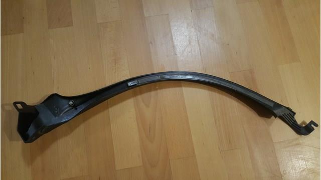 Молдинг задніх правих дверей 7587378010 TOYOTA