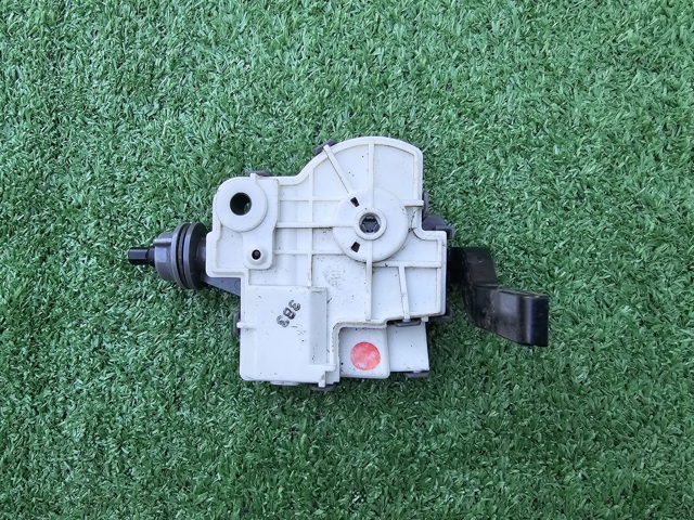 Лічинка замка паливного бака 7703076030 TOYOTA