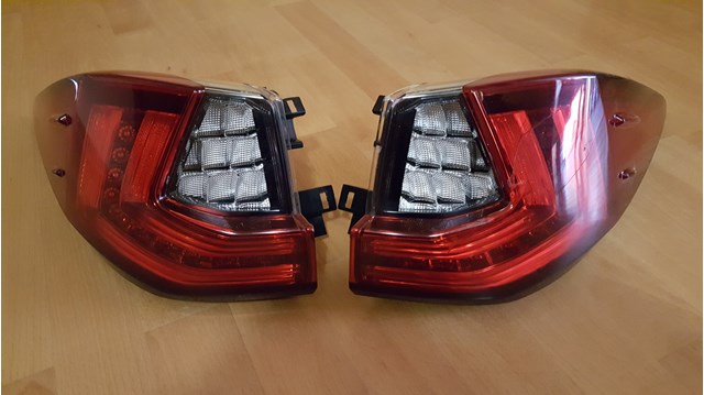 Задня ліва зовнішня фара 8156148370 TOYOTA