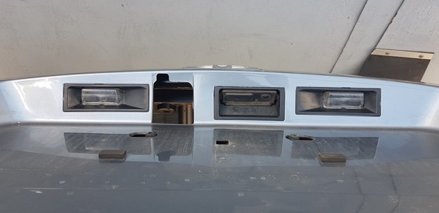 Кнопка приводу замка задньої 3/5 двері (ляди) 8484047060 TOYOTA