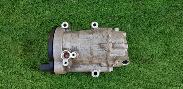 Компресор кондиціонера 8837048170 TOYOTA