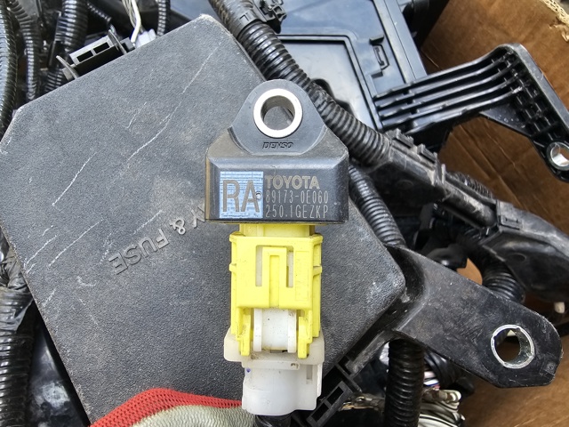 Датчик AIRBAG передній 891730E060 TOYOTA