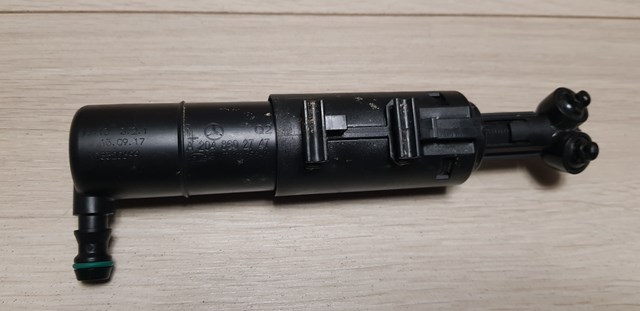 Форсунка омивача фари передньої, лівої A2048602747 MERCEDES