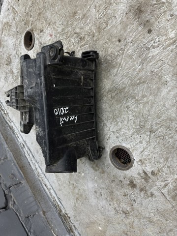 Корпус повітряного фільтра, нижня частина 281121G000 HYUNDAI