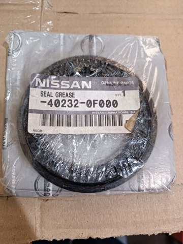 Сальник передньої маточини 402320F000 NISSAN