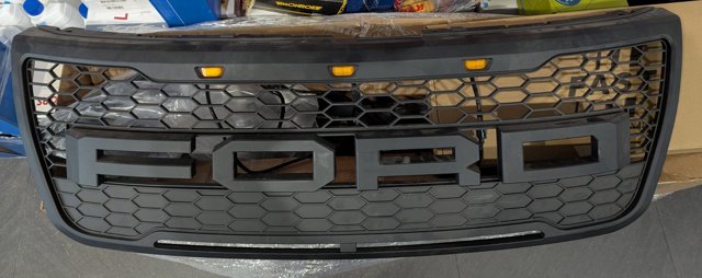 Решітка BB5Z8A284AA FORD