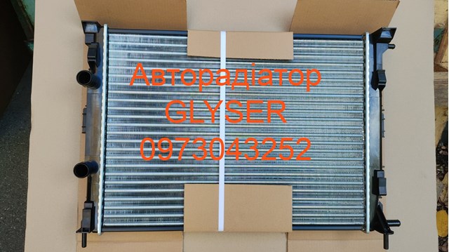 Радіатор двигуна Renault Scenic 2