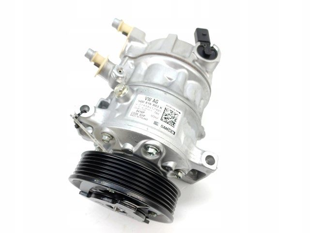 Компресор кондиціонера 7D0820805C VAG