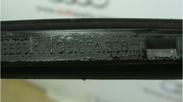 Правий молдинг вітрового скла 4G8854328 VAG