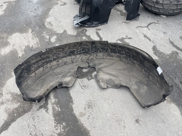 Підкрилок задній правий 4KE810172A VAG