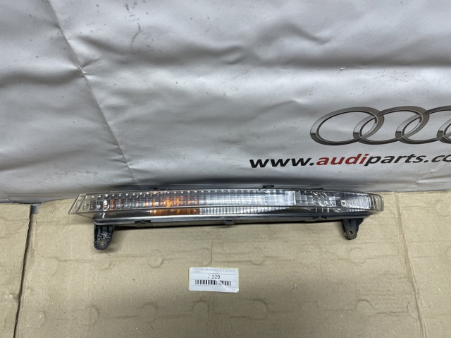 Лівий ліхтар покажчика повороту 4L0953041 VAG