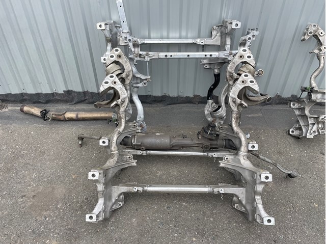 Передня балка 4M0399315Q VAG