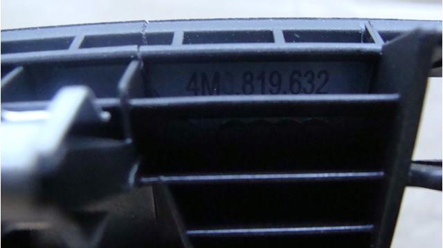 Решітка на "торпедо" обдування лобового скла 4M0819632 VAG