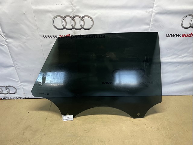 Скло заднє праве 4M8845206A VAG
