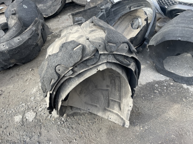 Підкрилок задній правий 4N0810172A VAG