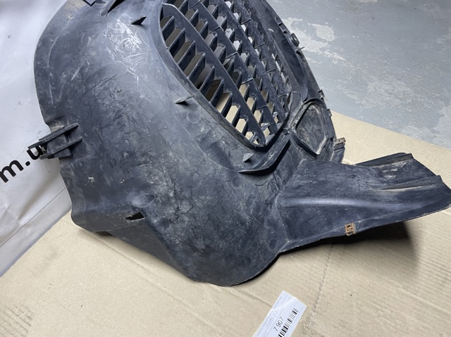 Підкрилок переднього крила, лівий передній 7P6805911D VAG