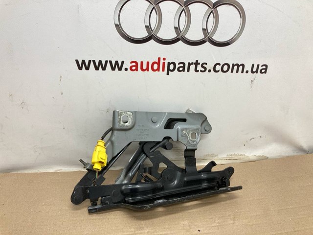 Завіса капота права 80A823302D VAG