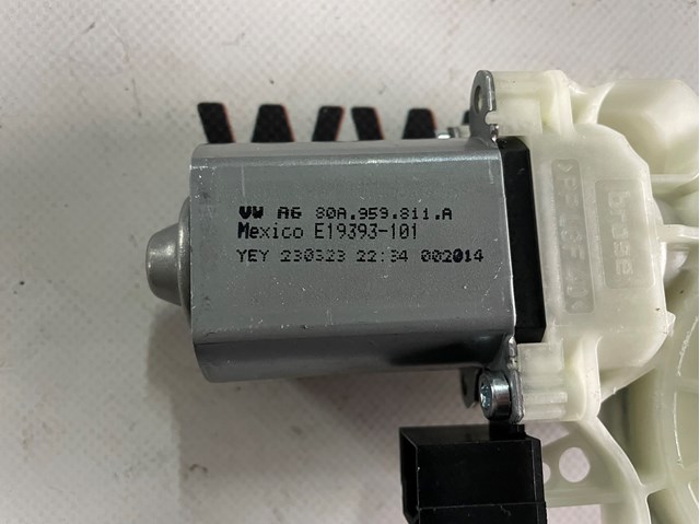 Привід ліфта задній 80A959811A VAG
