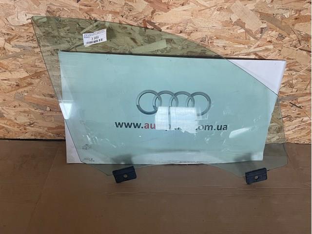 Скло пасажирських дверей 8R0845022 VAG