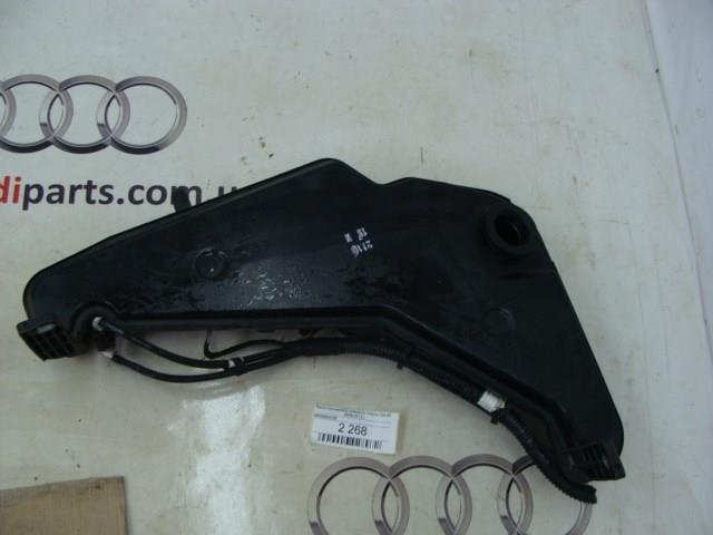 Бачок омивача скла 8R0955453B VAG