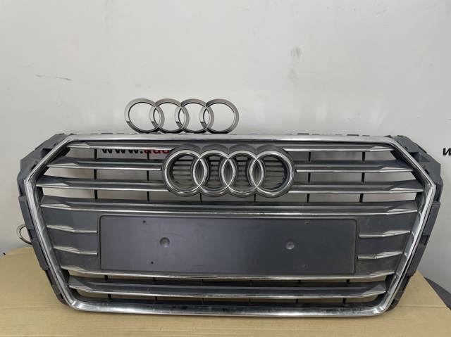 Решітка радіатора 8W0853651AB VAG