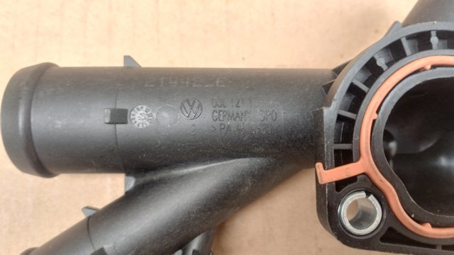 Водяний патрубок 03L121131AA VAG