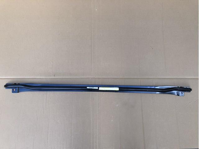 Балка бампера переднього 1S0807651A VAG