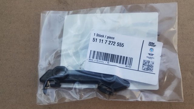 Кронштейн бампера переднього, зовнішній лівий 51117272555 BMW