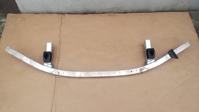 Балка бампера переднього 51119852845 BMW