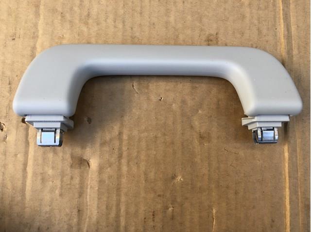 Поручні (тримачі) і гачок для одягу 8R0857607H VAG