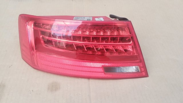 Задня ліва зовнішня фара 8T8945095F VAG