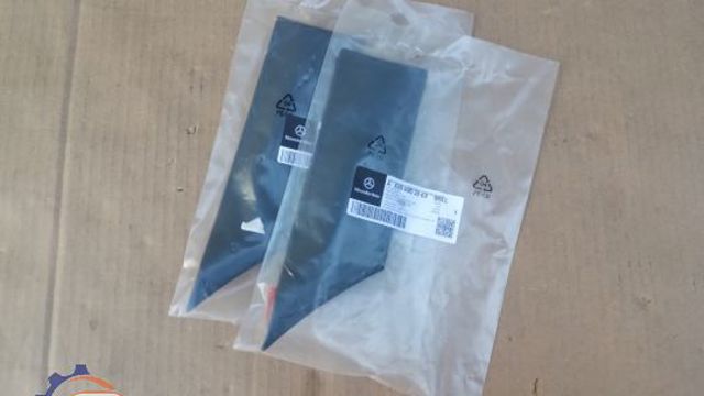 Накладка заднього правого крила A63969026629B51 MERCEDES