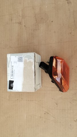 Повторювач повороту на крилі, правий A9608201721 MERCEDES