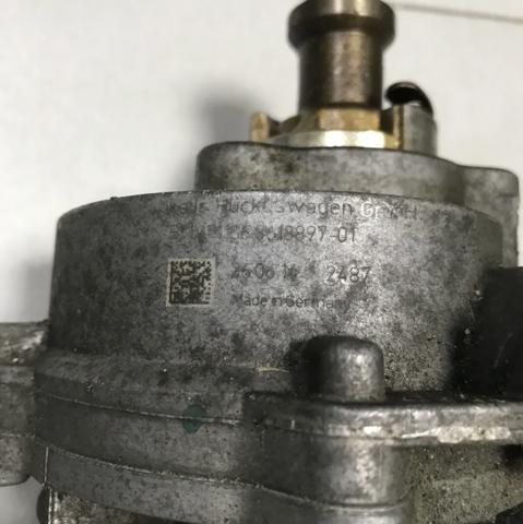 Насос вакуумний 11668618897 BMW