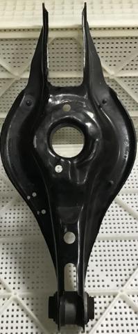 Балансир задній нижній 33326884694 BMW