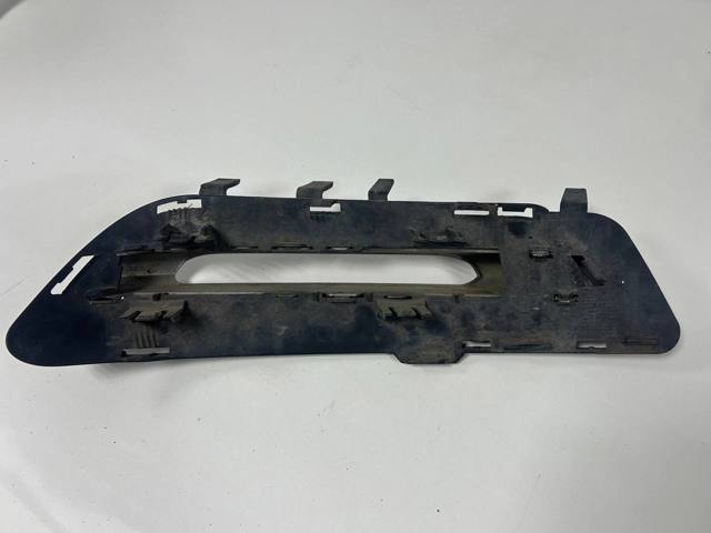 Решітка протитуманних фар ліва A2128851523 MERCEDES