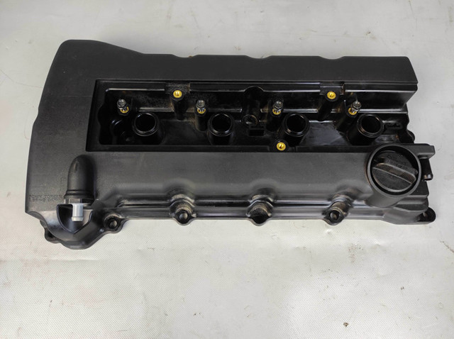 Кришка клапанів 1035B405 MITSUBISHI